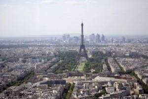 6757977-vue-aerienne-de-paris-france-avec-la-tour-eiffel-dans-le-centre
